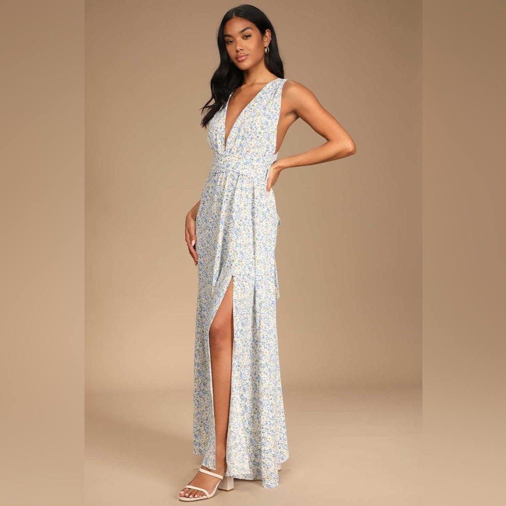 Lulus These are the Days Blue Floral Print Halter Maxi Dress, Sz -Medium NWT